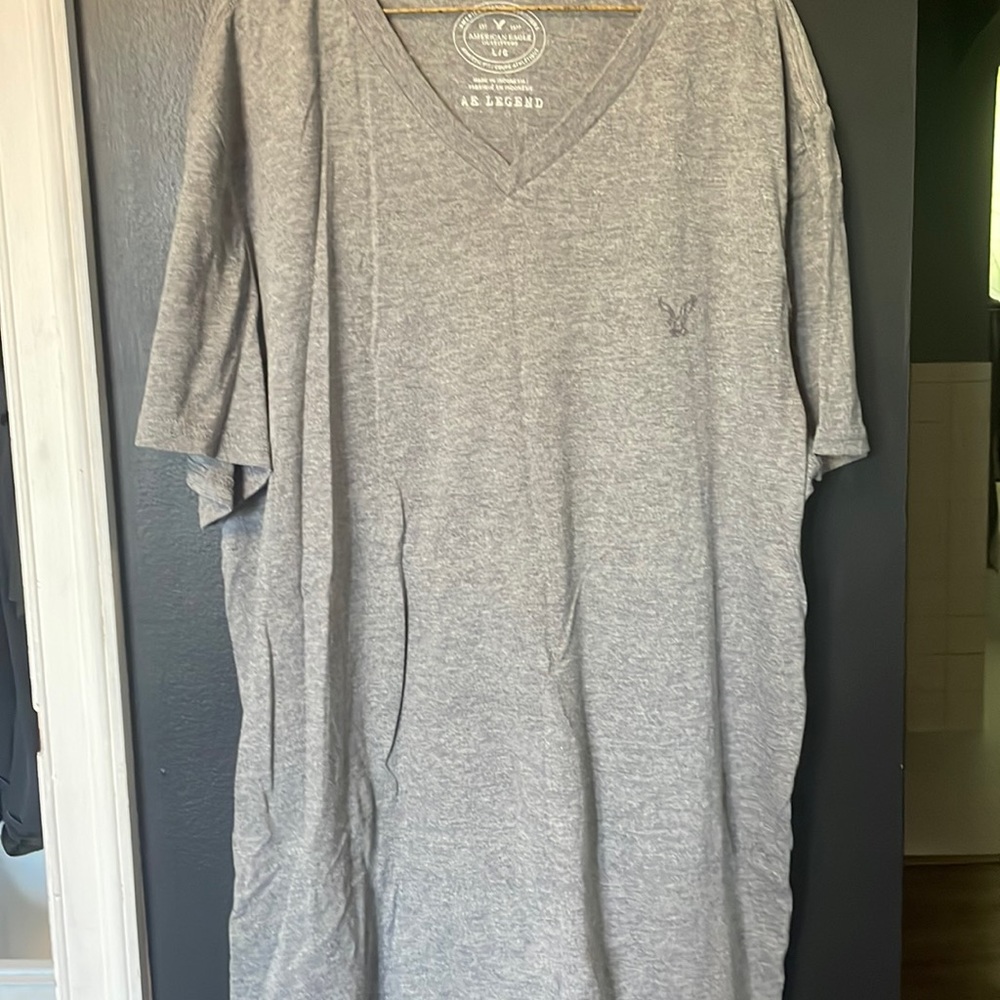 Mens large gray American eagle vneck!